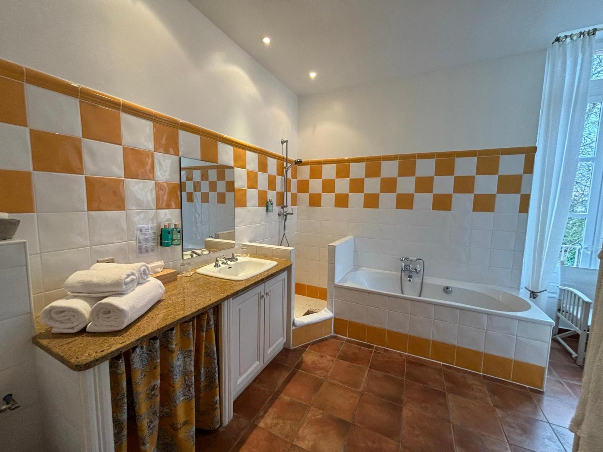 Chateau De Roquelune Pezenas Bagian luar foto